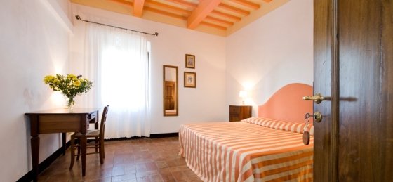 camera_4_mod.jpg Book a villa in Italy