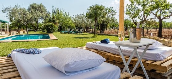 carratxet_-_swimming_pool_8_2400x1600nsf.jpg Book a villa holiday in Balearic Islands