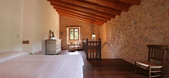 guillo_-_bedroom_1-1_2400x1600.jpg Villa in Balearic Islands to rent
