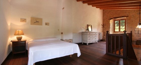 guillo_-_bedroom_1-2_2400x1600.jpg Villa holidays in Mallorca