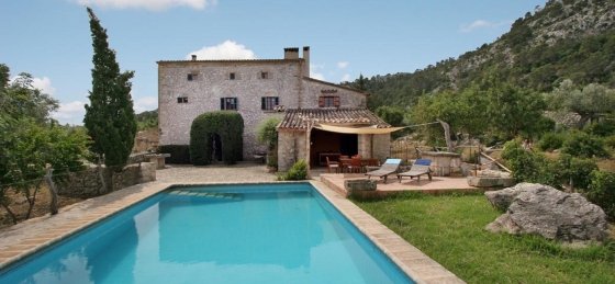 guillo_-_swimming_pool_2_2400x1600.jpg Villa rentals in Mallorca