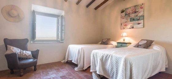 lo_bedroom_4.jpg Holiday home in Tuscany villa booking