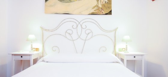 magraner_catalina_-_bedroom_1-2_2400x1600.jpg Villa holidays in Balearic Islands