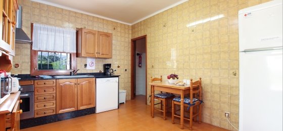 magraner_catalina_-_kitchen_01_2400x1600.jpg Book a villa holiday in Mallorca