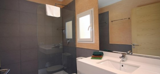 medina_-_bathroom_1-1_2400x1600.jpg Villa in Spain to rent