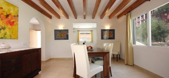 medina_-_dining_room_1_2400x1600.jpg Book a villa holiday in Cala San Vicente