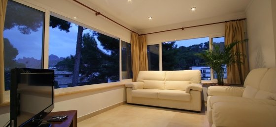 medina_-_saloon_1_ns_2400x1600.jpg Villa holidays in Spain