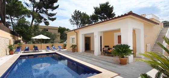 medina_-_swimming_pool_01_ds_2400x1600.jpg Villas in Mallorca