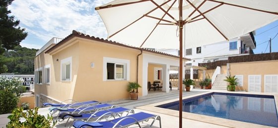 medina_-_swimming_pool_06_ds_2400x1600.jpg Villa rentals in Spain