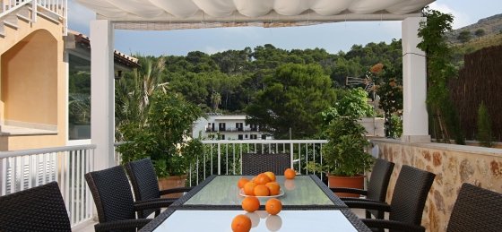 medina_-_terrace_pergola_01_ds_2400x1600.jpg Villa in Mallorca to rent