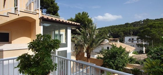 medina_-_terrace_pergola_04_ds_2400x1600.jpg Holiday villas in Balearic Islands