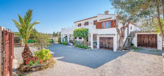 Book a villa in Puerto Pollensa