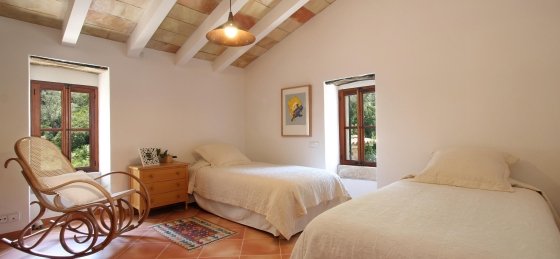 pascol_-_bedroom_3-1_2400x1600.jpg Villa in Spain to rent