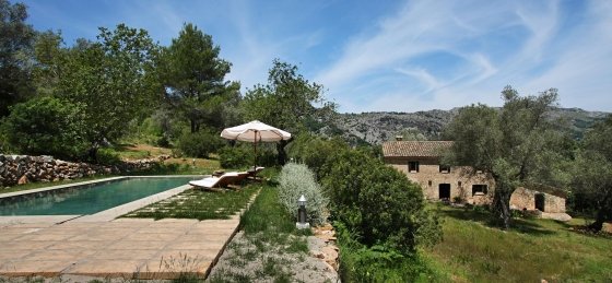 pascol_-_swimming_pool_03_2400x1600.jpg Book a villa holiday in Pollensa