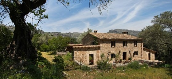 pascol_-_xterior_04_2400x1600.jpg Book a villa holiday in Spain