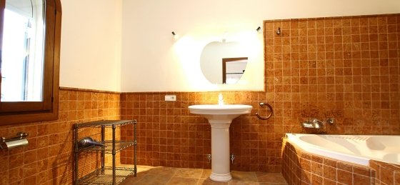 rico_-_bathroom_2-1_2400x1600.jpg Villa rentals in Pollensa