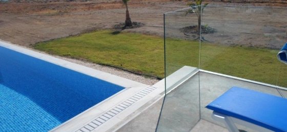 Villa rentals in Latchi