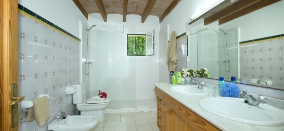tancotes_-_bathroom_1-1_2400x1600.jpg Holiday villas in Pollensa
