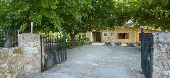 tancotes_-_xterior_z_02_2400x1600.jpg Book a villa holiday in Mallorca