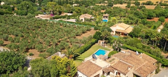 tia_-_swimming_pool_07_2022_2400x1600.jpg Villa holidays in Spain