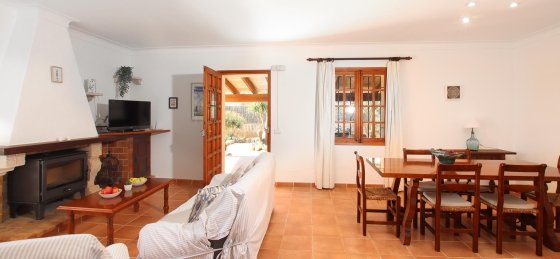 tolo_-_saloon_01_2400x1600.jpg Book a villa holiday in Spain