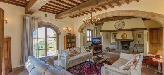 ville-di-lusso-toscana-con-camino-1800x1080.jpg Villa holidays in Tuscany