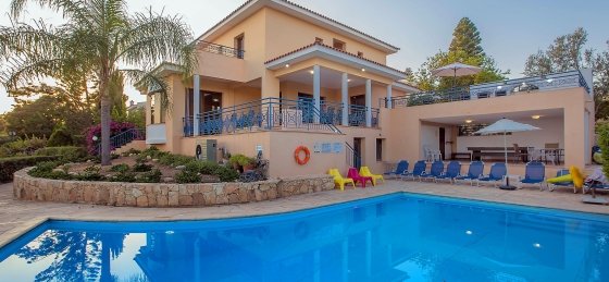 Villa holidays in Coral Bay