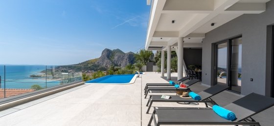 Book a villa holiday in Omis