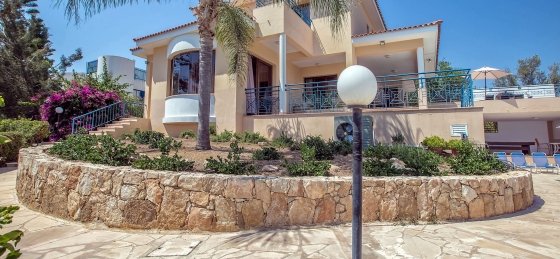 Holiday home in Cyprus villa booking