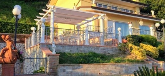 Book a villa holiday in Pisa