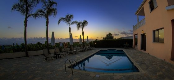 _dsc6876_tn.jpg Book a villa in Coral Bay