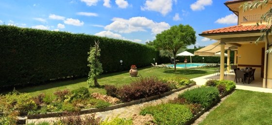 _lo.jpg Book a villa holiday in Italy