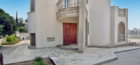 arc_1572_tn.jpg Book a villa in Latchi