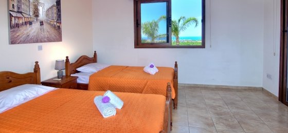 arc_1856_tn.jpg Book a villa holiday in Cyprus