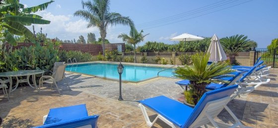 arc_3546_tn.jpg Villas in Latchi