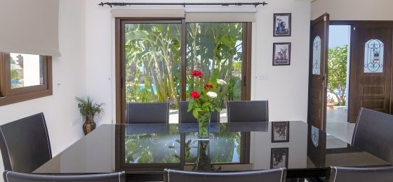 arc_3664_tn.jpg Book a villa in Cyprus