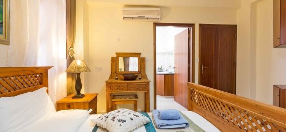 bed3_2s.jpg Villas in Cyprus