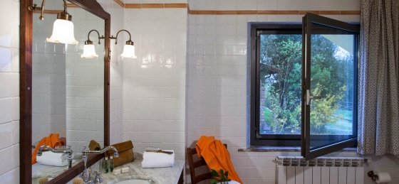 cerretello_bathroom_santostefano.jpg1_lo.jpg Holiday villas in Italy