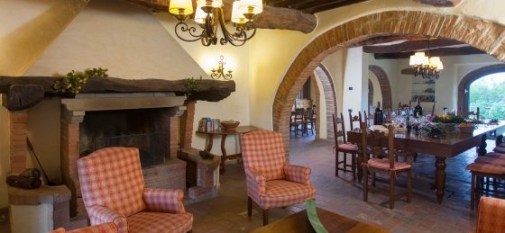 cerretello_fireplace_santostefano_lo.jpg Book a villa holiday in Florence