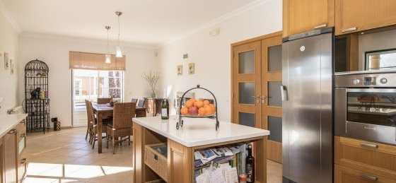 cozinha6.jpg Book a villa in Vilamoura