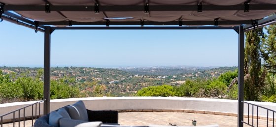 eira.jpg Book a villa in Portugal