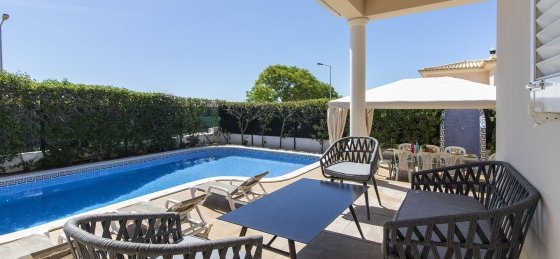 exterior10.jpg Book a villa holiday in Algarve