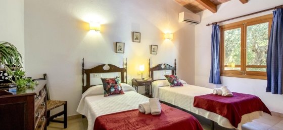 geroni_-_bedroom_3-1_2400x1600.jpg Villa rentals in Pollensa