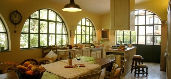 lo_01_gf_kitchen02.jpg Villa rentals in Tuscany