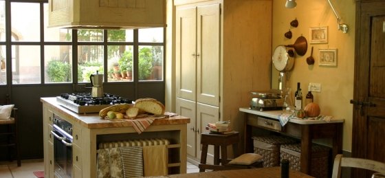 lo_01_gf_kitchen03.jpg Book a villa in Arezzo