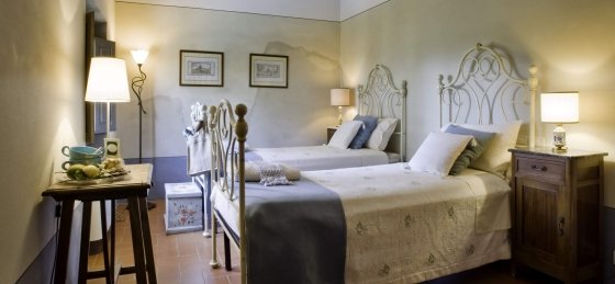 lo_03_ff_room_03_01_twin.jpg Book a villa in Italy
