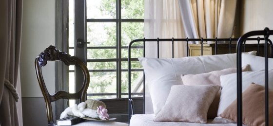 lo_04_tower_room_06_02_twin.jpg Book a villa holiday in Italy