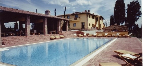 lo_cerretello_main_pool_shot.jpg Villa in Italy to rent