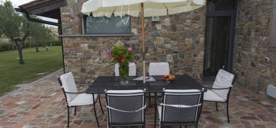 lo_montaione-italy-villalatabaccaia-ext10.jpg Book a villa in Florence