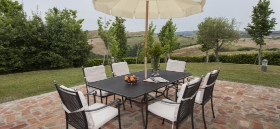 lo_montaione-italy-villalatabaccaia-ext9.jpg Villa holidays in Italy